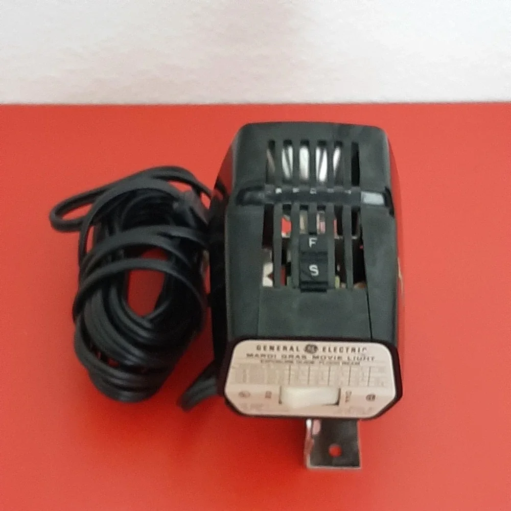 GE Flood Beam Movie Light Model MG 650w tested working bulb photography